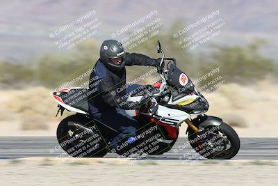 media/Dec-01-2025-Moto Forza (Mon) [[2daa91e15f]]/2-Intermediate Group/Session 3 (Turn 7 Inside Pans)/